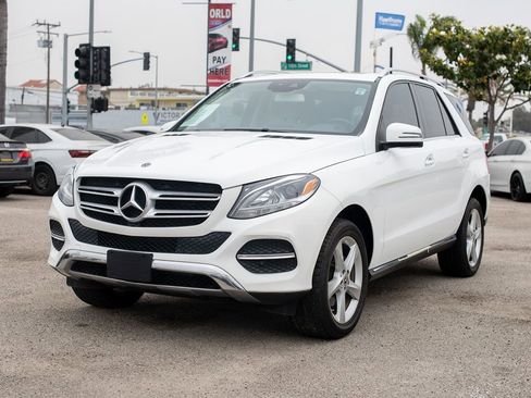 Used 2017 Mercedes-Benz GLE 350 w/ Premium 1 Package image 3