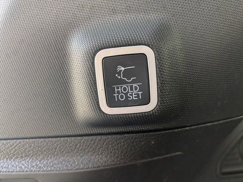 Used 2025 Jeep Grand Cherokee Limited image 14