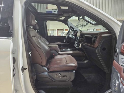 Used 2024 Ford Expedition Max Limited AWD/4WD image 7