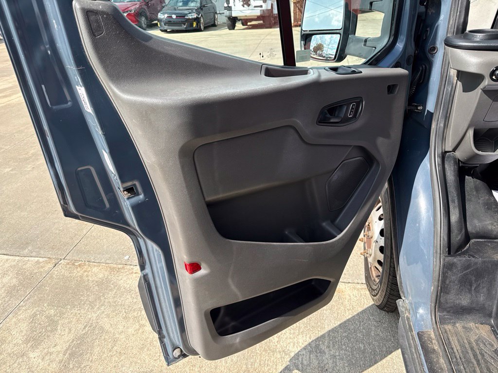 Used 2022 Ford Transit 350 DRW RWD image 26