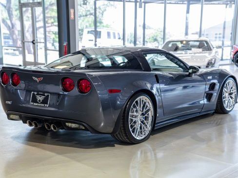 Used 2009 Chevrolet Corvette ZR1 w/ Preferred Equipment Group RWD image 6