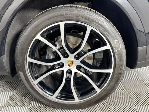 Used 2023 Porsche Cayenne AWD/4WD image 63