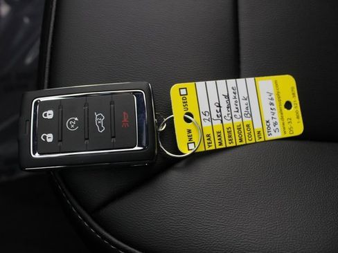 New 2025 Jeep Grand Cherokee L Limited w/ Black Appearance Package image 7