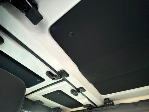 New 2025 Ford Bronco Badlands image 17