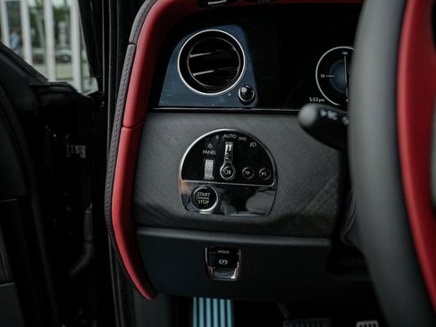 New 2026 Rolls-Royce Cullinan image 31