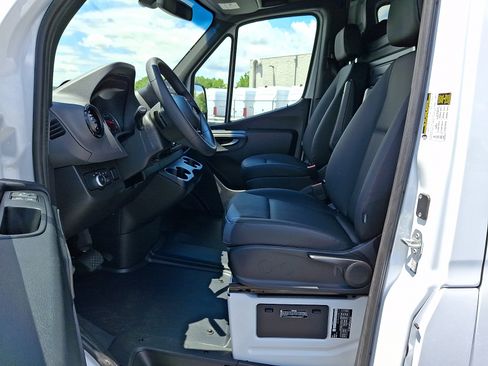 Used 2026 Mercedes-Benz Sprinter 2500 image 14