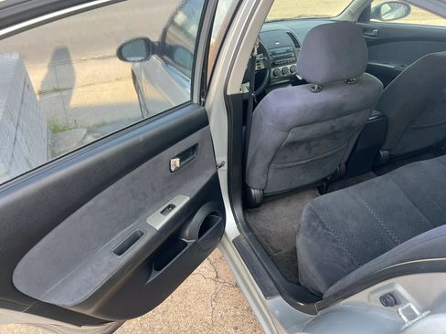 Used 2005 Nissan Altima 2.5 S w/ (K92) Protection Pkg FWD image 8
