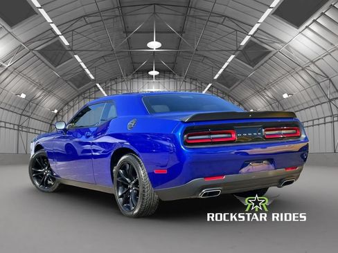 Used 2018 Dodge Challenger SXT w/ Blacktop Package RWD image 4