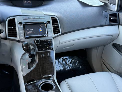 Used 2015 Toyota Venza LE image 7