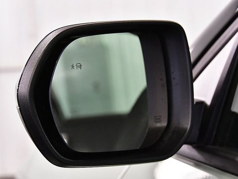 New 2026 Chevrolet Equinox LT w/ LPO, Floor Liner Package image 12