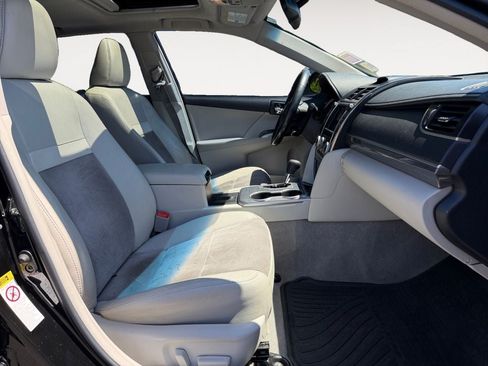 Used 2012 Toyota Camry XLE w/ Leather Pkg FWD image 24