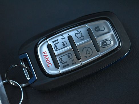 New 2026 Chrysler Pacifica Select image 37