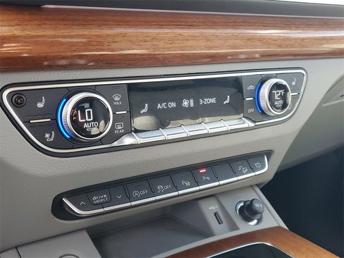 Used 2023 Audi Q5 2.0T Prestige image 29