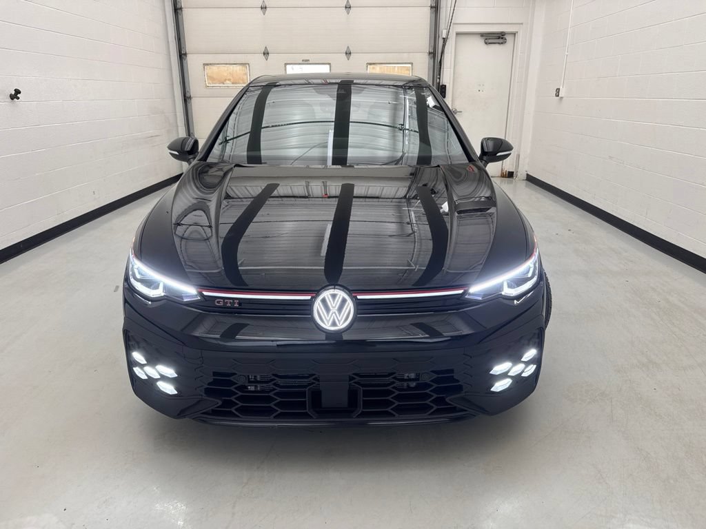 Used 2025 Volkswagen GTI SE FWD image 2