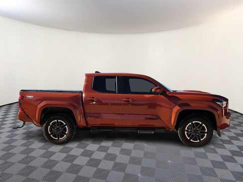 Used 2025 Toyota Tacoma TRD Sport image 5
