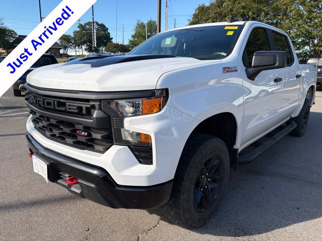 Used 2022 Chevrolet Silverado 1500 Custom Trail Boss w/ LPO, Dark Essentials Package AWD/4WD image 7