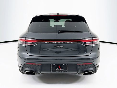 Certified 2025 Porsche Macan image 10