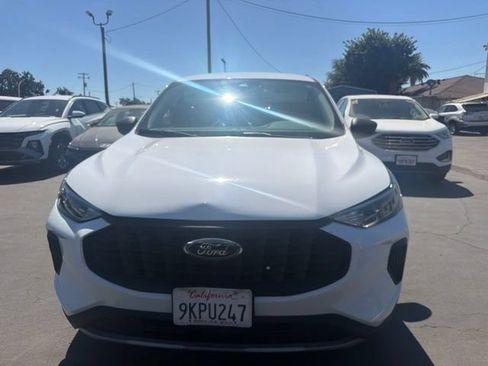 Used 2023 Ford Escape FWD image 2