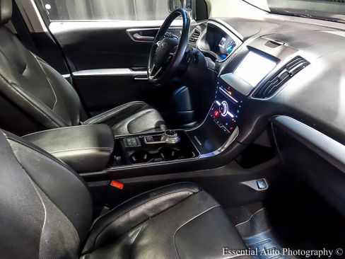 Used 2019 Ford Edge Titanium w/ Equipment Group 301A image 34