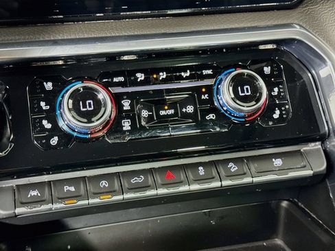 Used 2023 GMC Sierra 1500 Denali w/ Technology Package AWD/4WD image 19