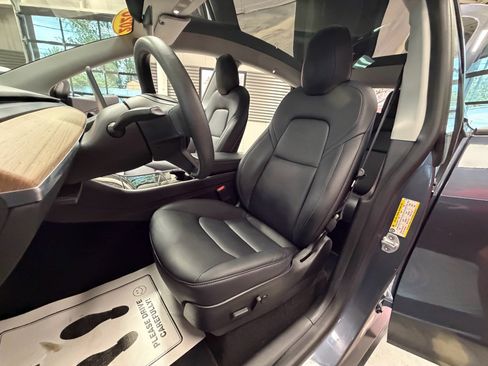 Used 2020 Tesla Model Y Long Range image 7