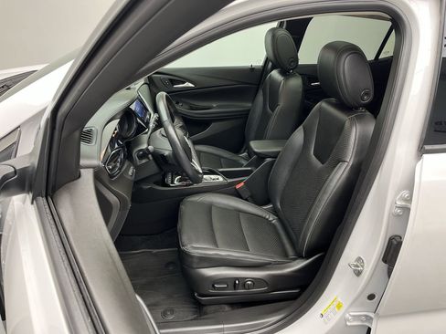 Certified 2021 Buick Encore GX Essence w/ Advanced Technology Package image 10