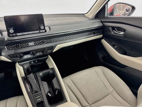 Certified 2023 Honda Accord LX image 21
