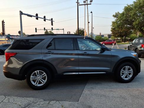 Certified 2023 Ford Explorer XLT w/ Equipment Group 202A AWD/4WD image 2