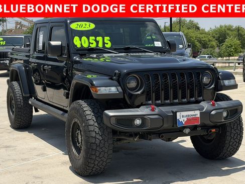 Used 2023 Jeep Gladiator Rubicon w/ Cold Weather Group AWD/4WD image 3