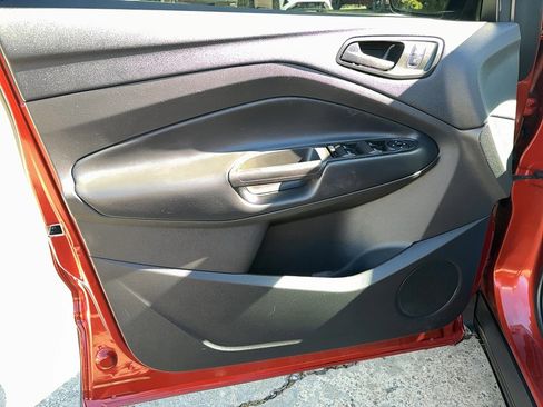 Used 2019 Ford Escape S image 16