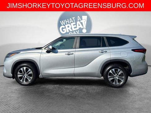 Used 2023 Toyota Highlander XLE FWD image 7
