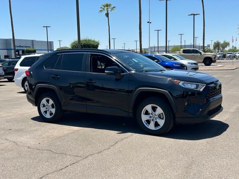 Used 2021 Toyota RAV4 XLE FWD image 7