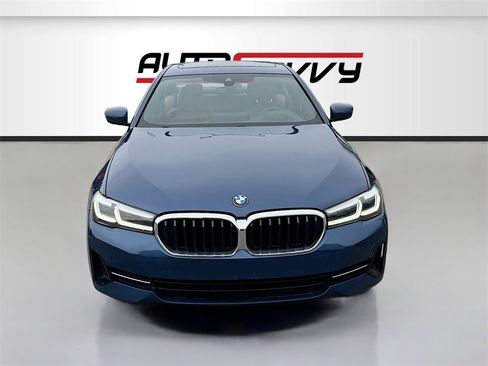 Used 2023 BMW 530i w/ Premium Package image 2