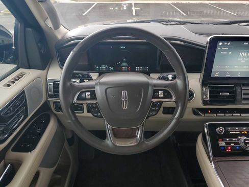 Used 2018 Lincoln Navigator Reserve w/ Technology Package image 11