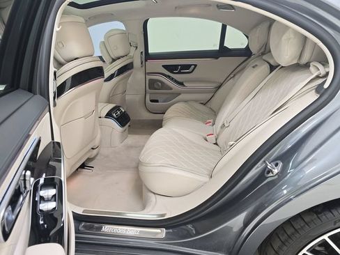 Used 2021 Mercedes-Benz S 580 4MATIC Sedan w/ AMG Line image 13
