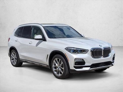 Used 2021 BMW X5 xDrive40i w/ Executive Package image 4