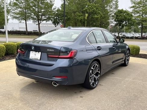Certified 2025 BMW 330i xDrive Sedan w/ Premium Package AWD/4WD image 5