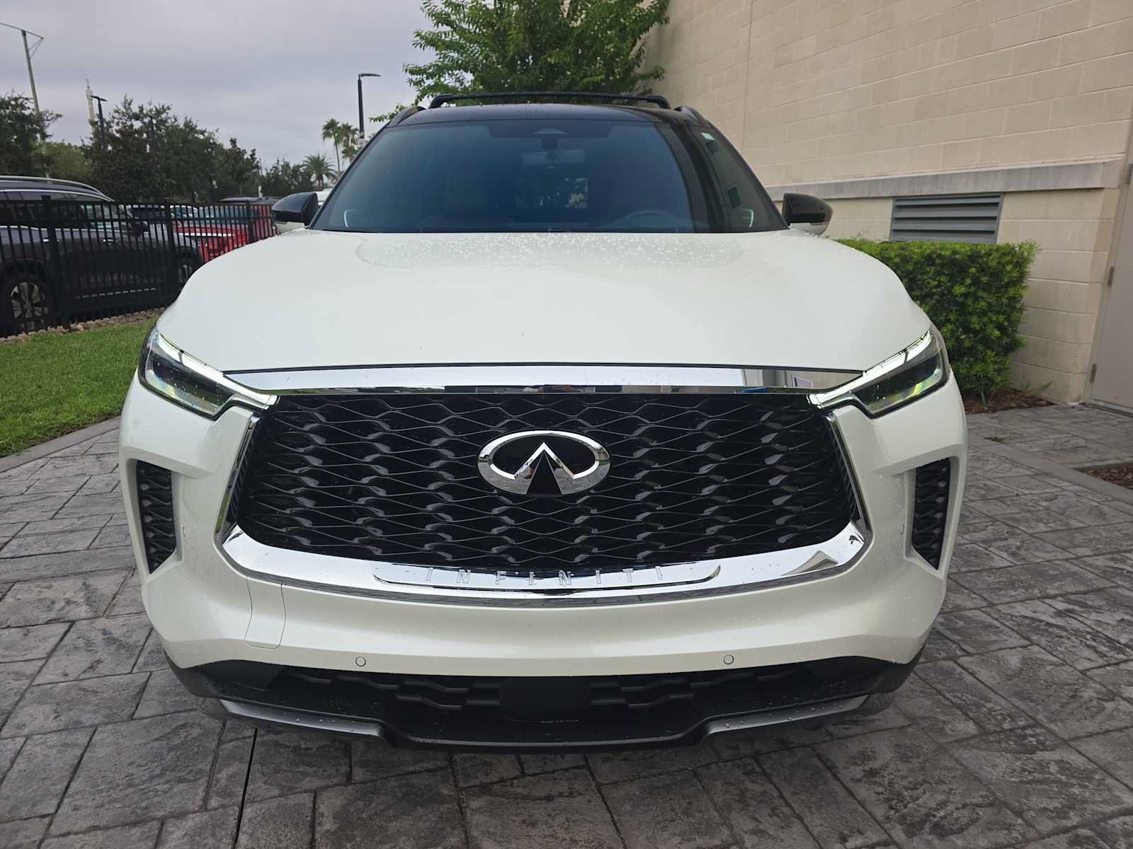 Certified 2024 INFINITI QX60 Autograph w/ Cargo Package AWD/4WD image 2