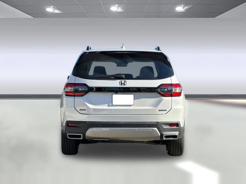 New 2026 Honda Pilot Touring image 9