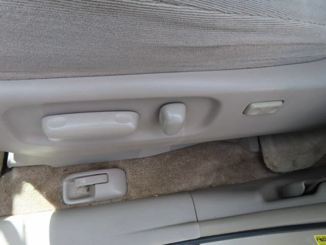 Used 2005 Toyota Sienna XLE w/ XLE Pkg 3 FWD image 18