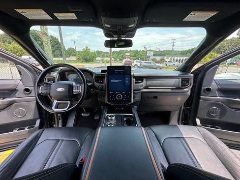 Used 2023 Ford Expedition Max Platinum AWD/4WD image 17