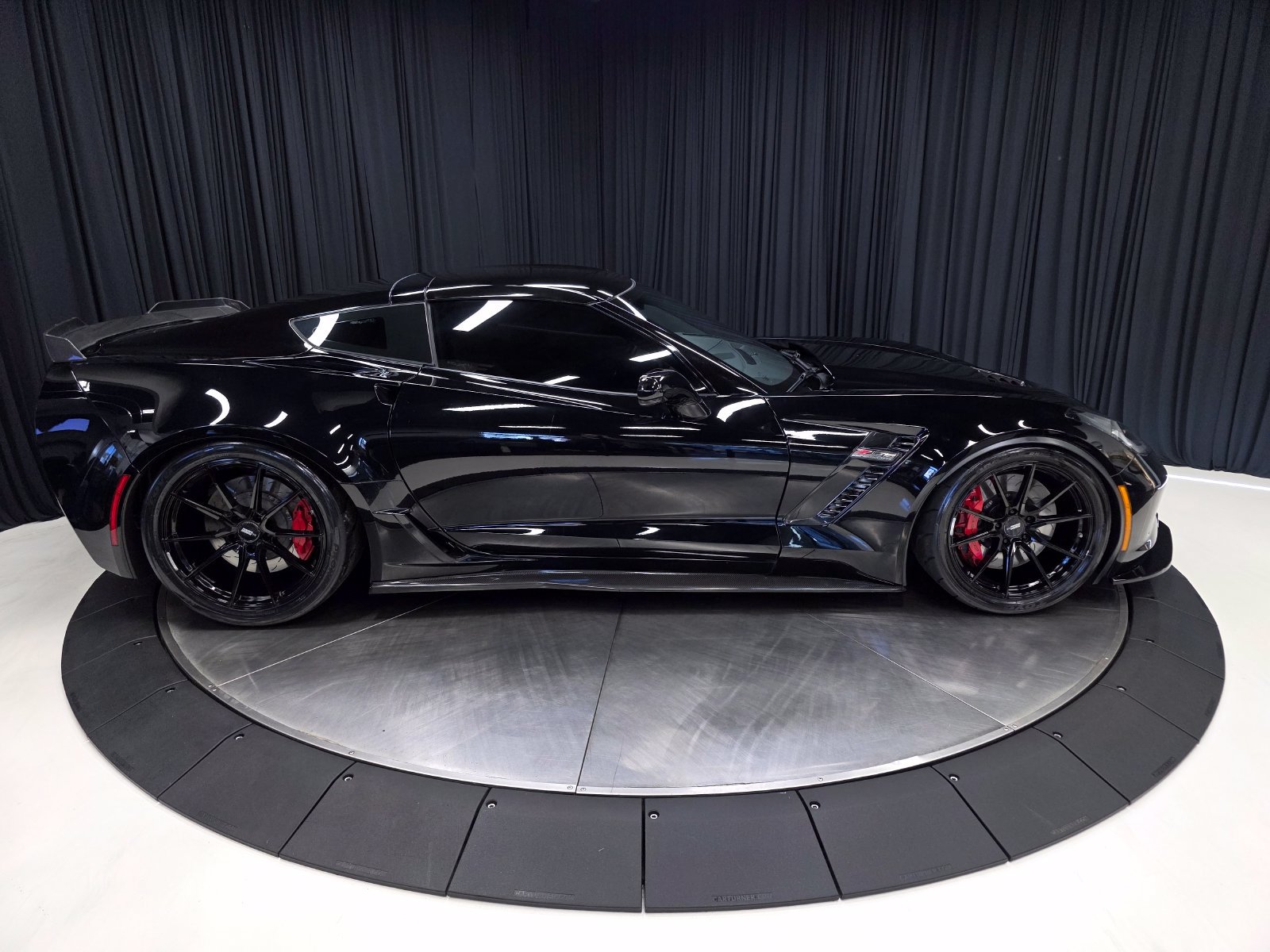 Used 2016 Chevrolet Corvette Z06 w/ 2LZ Preferred Equipment Group RWD image 15