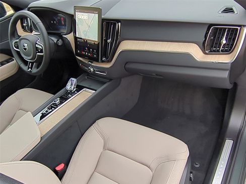 New 2026 Volvo XC60 B5 Plus w/ Climate Package image 20