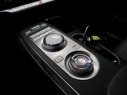 Used 2025 Genesis GV70 3.5T Sport w/ Sport Advanced Package AWD/4WD image 31