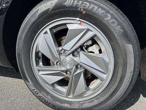 New 2026 Hyundai Elantra SE image 5