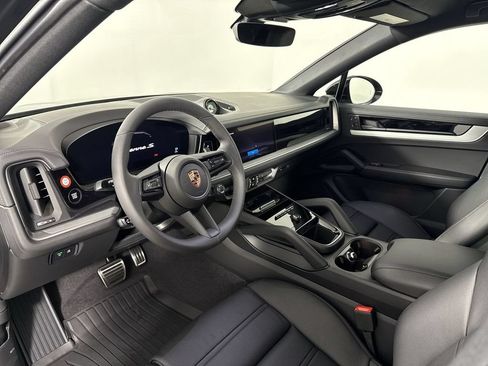 Certified 2026 Porsche Cayenne S AWD/4WD image 4
