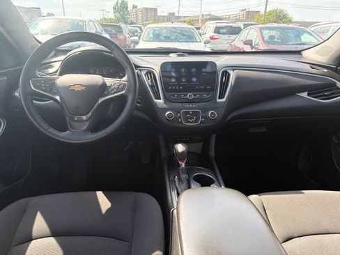 Used 2024 Chevrolet Malibu RS FWD image 21