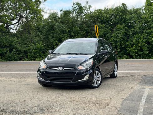 Used 2013 Hyundai Accent GLS w/ Premium Pkg FWD image 1
