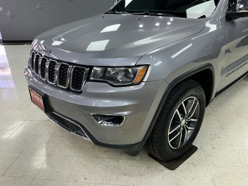 Used 2018 Jeep Grand Cherokee Limited AWD/4WD image 36