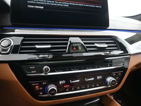 Used 2022 BMW M550i xDrive w/ Premium Package image 29